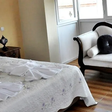 Mor Salkim Konagi Alaçatı