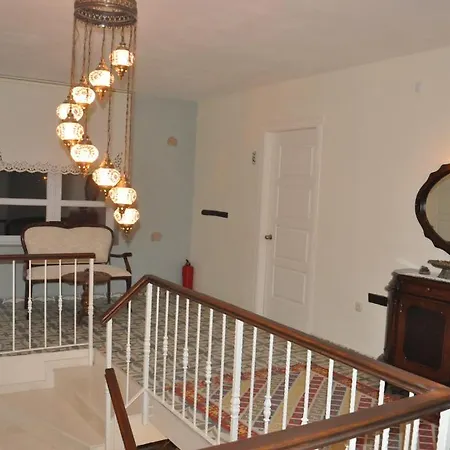 Mor Salkim Konagi Konukevi Alaçatı