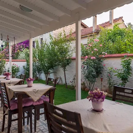 Mor Salkim Konagi بيت ضيافة ألاتشاتي